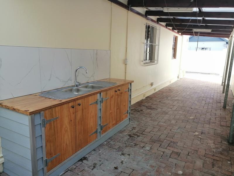 To Let 3 Bedroom Property for Rent in Claremont Western Cape